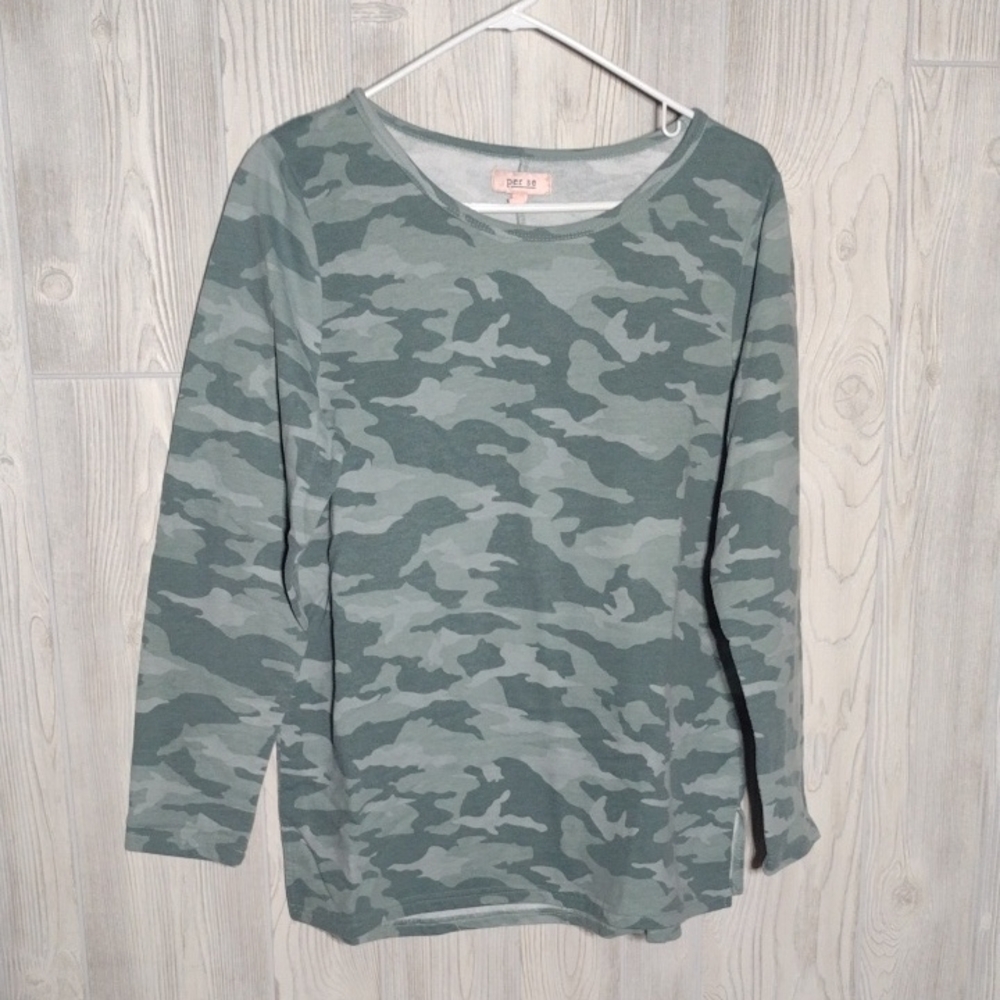 Per Se Muted Green Camo Top